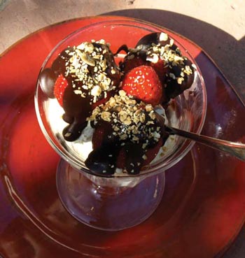 freefrom strawberry and chocolate sundae